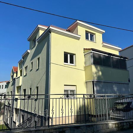 Sunset City Apartment Split Exterior photo
